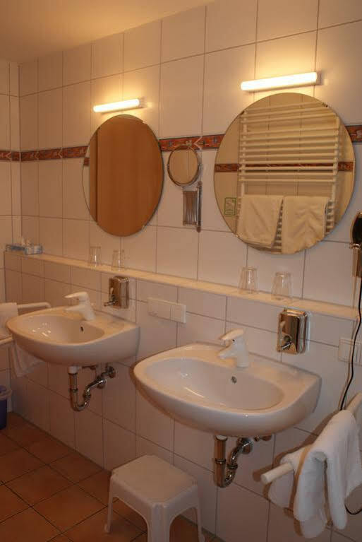 Autenrieder Brauereigasthof Ichenhausen Luaran gambar